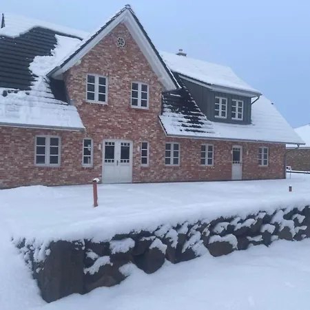 Doppelhaushaelfte In *